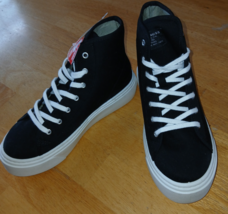 LEVI&#39;S LADIES BLACK HI-TOP CANVAS SNEAKERS W/WIDE WHITE SIDEWALLS-NWT-NO... - $22.00