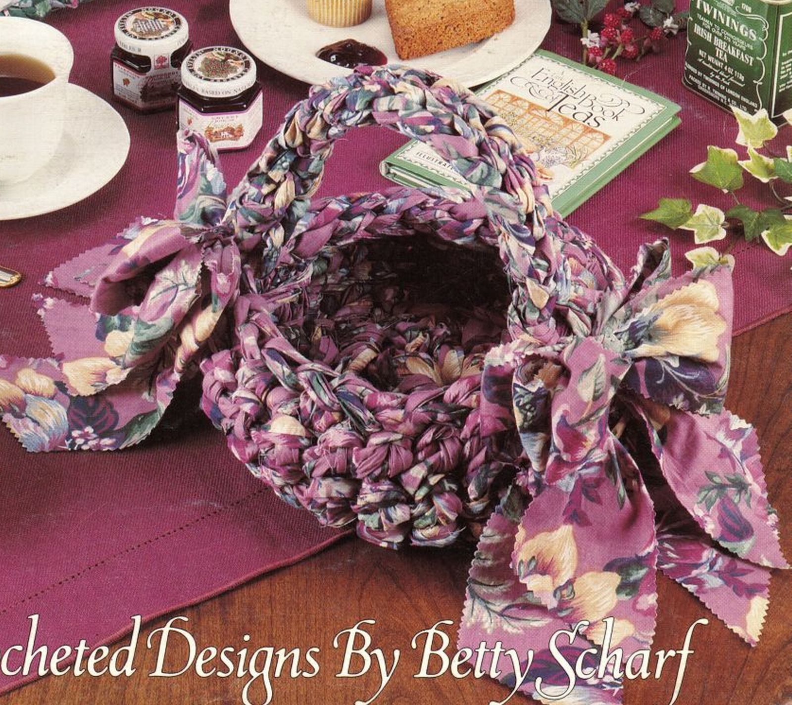 Crochet Fabric Bread Baskets Casserole Hot Food Carriers Leisure Arts ...