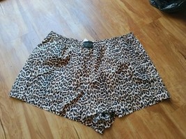 Victoria&#39;s Secret Leopard/Animal Print Women&#39;s  Pajama Shorts Sz Large  - $13.96