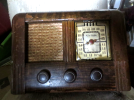 Vintage Rca Victor Model Q21 Wooden Radio Powers On - £73.36 GBP