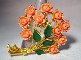 Vintage Plastic Carved Flowers Painted Metal Brooch Pin K1060 - £38.10 GBP