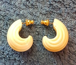 Avon Ivoresque Pierced Earrings VTG Hypo-Allergenic Nickel Free 1 inch H... - $19.72