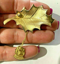 Vintage Gold Tone Giovanni Signed Leaf Brooch Pin Tag Intact - £7.78 GBP