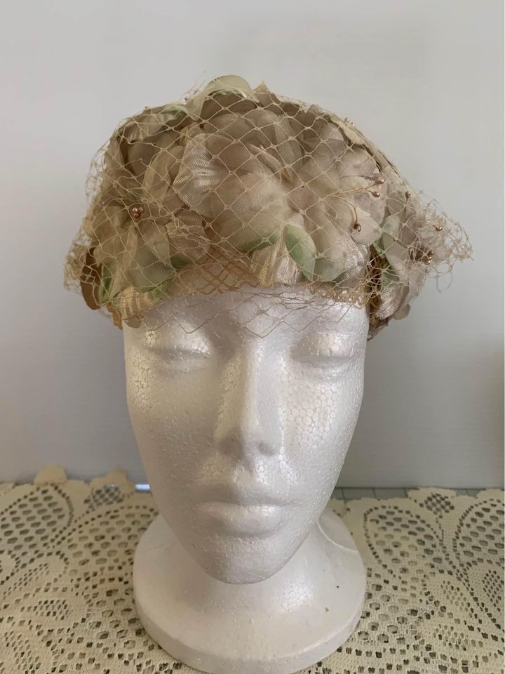 Vintage Gray Flowers with Netting hat - £15.16 GBP