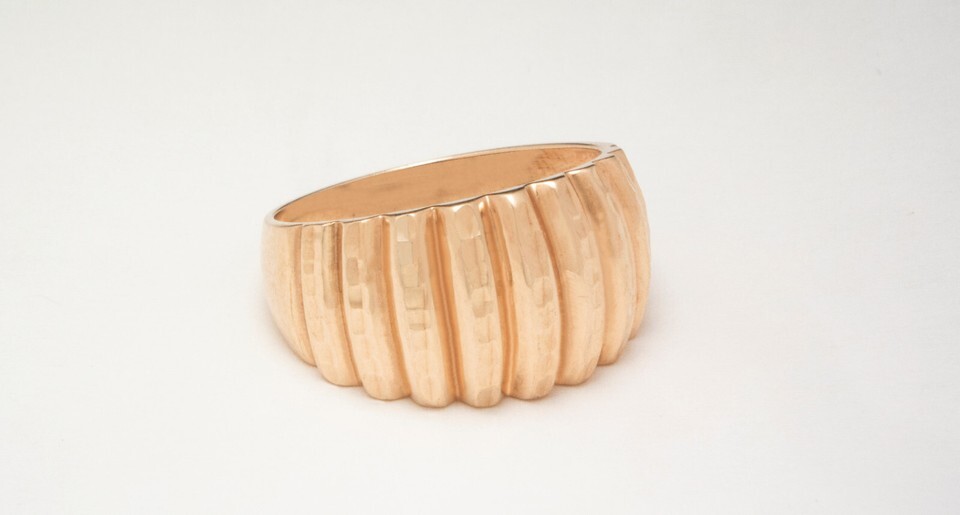 MICHAEL ANTHONY RING 10K YELLOW GOLD 4g SIZE 7-3/4 RIBBED VERTCL RIDGE DOME VTG Item image 4