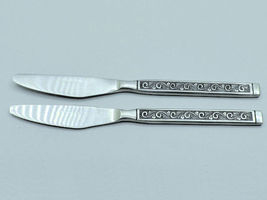Vintage Stainless Steel Place Knives Scroll Vine Pattern set of two VGUC (Lot 3) - £6.25 GBP