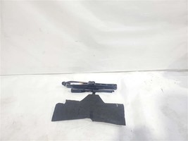 Jack Kit PN 5f9a-17a078-aa OEM 2015 Ford Explorer  - $1,043.28 MXN