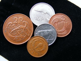 Gift Bag Of 5 Authentic Irish Decimal Animal Coins In A Plush Velvet Pouch - £6.37 GBP