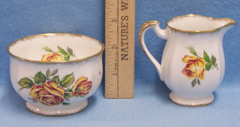 VINTAGE ROYAL STANDARD SUGAR & CREAMER ROMANY ROSE - $18.80