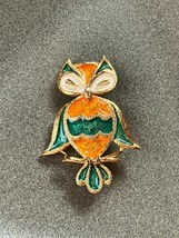 Vintage LG Signed Green Orange &amp; Cream Enamel Goldtone MODERNIST OWL Pin Brooch - £11.96 GBP