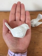Vtg Occupied Japan White Ceramic Porcelain Finch Dove Bird Salt Pepper Shakers - £31.96 GBP