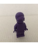 Official Lego Everyone is Awesome Purple Minifigure - $233.61 MXN