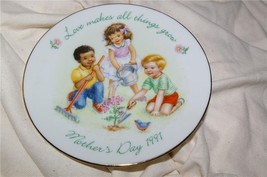 Avon Mother&#39;s Day Plate 1991 &quot;Love makes all things grow&quot; Great Gift - £5.48 GBP