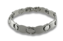 Zeckos Stainless Steel Hugs Kisses Ladies Bracelet XOXO - $14.21