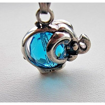 VINTAGE 925 STERLING SILVER BLUE FACETED ART GLASS ELEPHANT PENDANT AT - $36.04