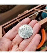 Vintage Good Luck Charm Ripley&#39;s Believe It Or Not Chicago, IL Coin - $23.31 CAD