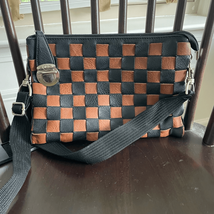 Boutique Brand Vegan Leather Black Tan Woven Crossbody Clutch Purse Bag - $377.69 MXN