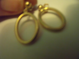 Vintage Goldtone Post Earring with Oval 1/2 inch wide Dangle - £10.20 GBP