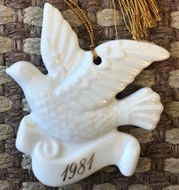 Vintage Avon 1981 Christmas Remembrance Ceramic White Dove Holiday Ornament - $11.75