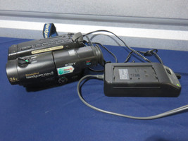 Sony Steadyshot Handycam Video 8 CCD-TR94 with Charger Batt (A13) - £56.26 GBP