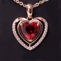 Femmes 3 CT Coeur Simulé Rubis Pendentif Collier 14K Plaqué or Rose 18 &quot; Chaîne - £74.54 GBP