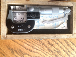 Cen tech 0-1" 0.0001" Digital Micrometer with wrench & Box (Made in China) - €21,47 EUR Cen tech 0-1" 0.0001" Digital Micrometer with wrench & Box (Made in China) - €21,47 EUR