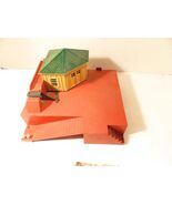 LIONEL OPERATING OIL DRUM LOADER INCOMPLETE GOOD FOR PARTS 0/027- S26 - $19.66 CAD