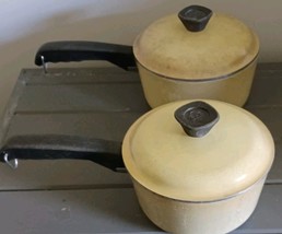 CLUB Vintage 70&#39;s Yellow Cast Aluminum Pot &amp; Skillet with Lids 2 Piece Set - $372.61 MXN