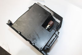 2005-2011 CADILLAC STS CENTER CONSOLE STORAGE COMPARTMENT W/ ANTENNA MODULE image 4