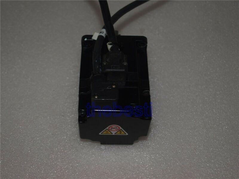 Yaskawa SGMAV-02ADA61 Sigma 5 Motor 200W 200V Incremental Keyway Tap Ser... - $215.00
