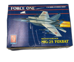 AMT ERTL 1990 Force One Model Kit MIG-25 Foxbat 1:144 Scale - New open box - £12.38 GBP
