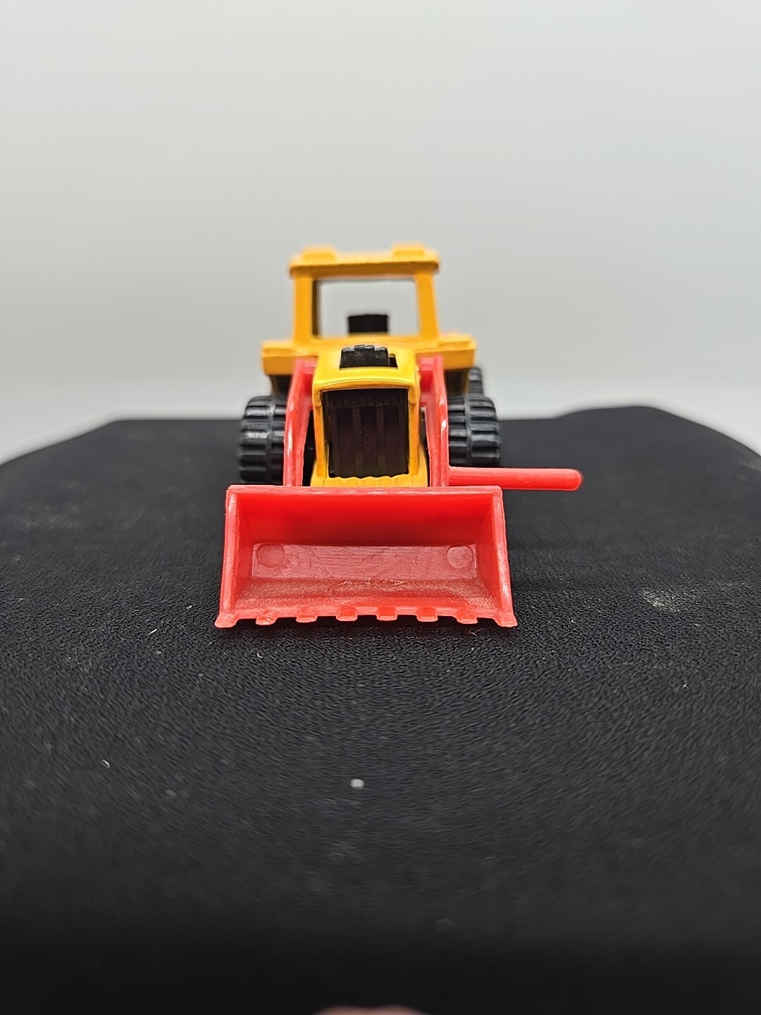 Lesney Matchbox Superfast No. 29 Tractor Shovel 1976 Yellow - England W/Box Item image 4