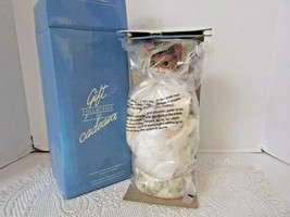 AVON GIFT COLLECTION VICTORIAN CAT-ANABEL IVORY DRESS PEARLS MARABOU FEL... - $183.60 MXN