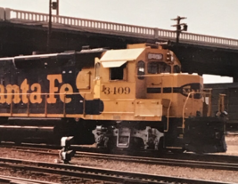 Atchison Topeka &amp; Santa Fe Railway Railroad ATSF #3409 GP39-2U Locomotive Photo - £7.58 GBP