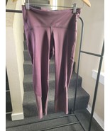 New Under Armour HeatGear Women&#39;s Medium Capri Compression Leggings Pocket - $22.77