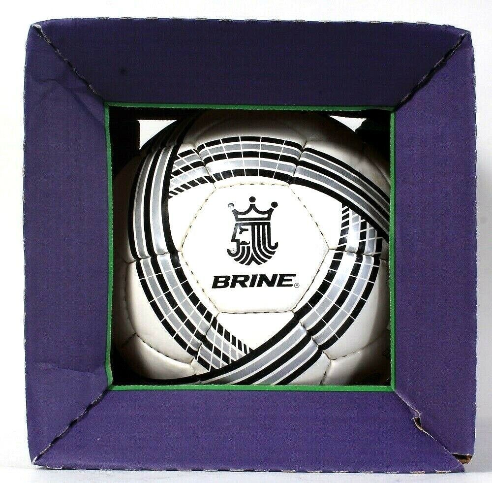 One Brine King Trainer Bear Bladder System Size 3 Ages 7 & Under Soccer Ball - £32.38 GBP