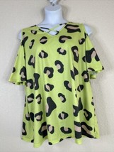 Southern Stitch Womens Plus Size 3XL Green Animal Print V-neck Top Short... - $14.40