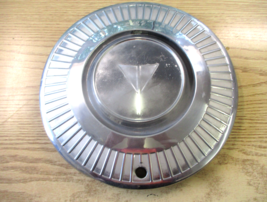 One factory original 1965 Plymouth Valiant 13 inch hubcap wheel cover - £18.09 GBP