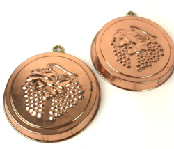 Vtg lot of 2 Copper round mold embossed grapes aluminum lining farmhouse tuscany - £23.71 GBP
