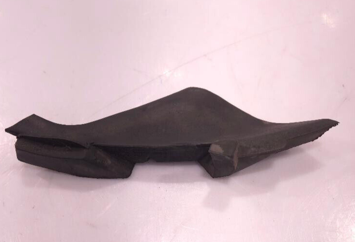 2004-2010 TOYOTA SIENNA FRONT RIGHT FENDER SEAL P/N 53866-08010 GENUINE ... - $35.60