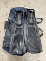Vtg U.S. Divers Aqua Lung SCUBA Snorkeling Fins W/ Vtg Delsey Duffle Bag - £19.78 GBP