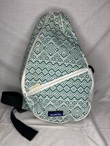 Kavu One If A Kind Crossbody Rope Bag With Adjustable Strap Green &amp; White - $370.92 MXN