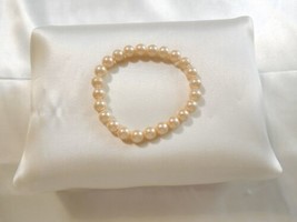 Charter Club 7&quot; Peach Simulated Pearl Stretch Bracelet Y501 - £5.75 GBP