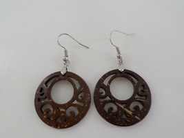 Coconut Shell Dangle Earrings Brown Carved Concentric Circle Natural Jewelry - £6.28 GBP