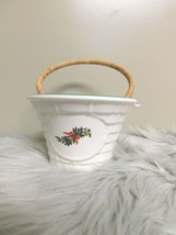 Christmas Heritage by Pfaltzgraff Medium Basket with Handle 4&quot; Discontinued - £11.68 GBP