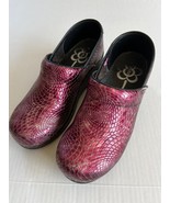 Sanita Clogs Sz 7 in USA Leather Metallic Danish Fuchsia Slip On Shoes - $36.81
