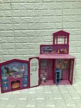 Vintage 2009 Mattel R4186 Barbie Glam Vacation Beach House Fold Out N&#39;Go Playset - £16.12 GBP