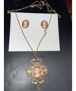 Cameo Pendant W/ Chain Necklace &amp; Earrings - £31.38 GBP