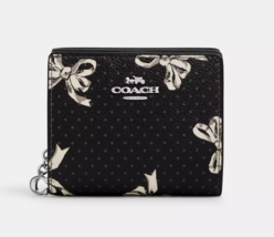 NWT Coach Snap Wallet With Bow Print CZ346 - £75.81 GBP