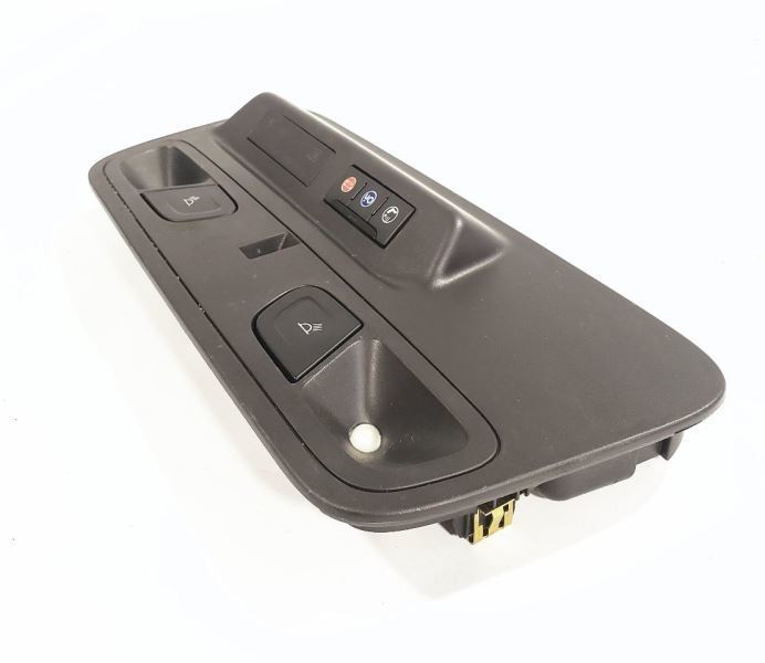 Dome Light With OnStar 84639398 OEM 2019 Camaro Item image 3
